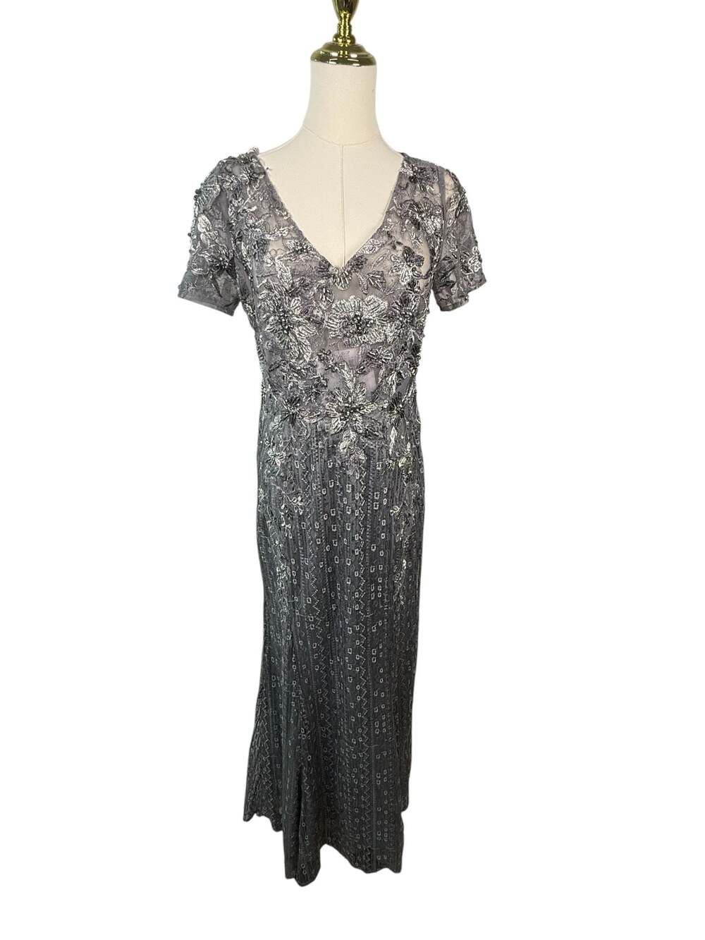 Mac Duggal Size 8 Embellished Floral V-Neck Evening Gown